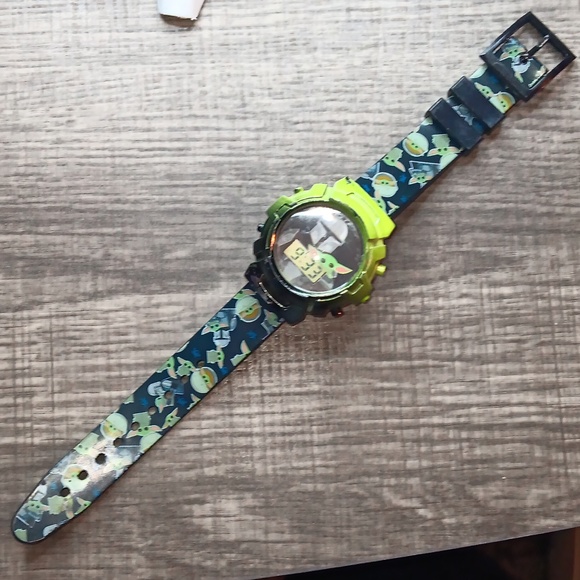 Star Wars Darth Vador Kids watch. - Picture 2 of 5